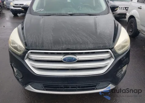 2017 Ford Escape Titanium z USA, uszkodzony, nr VIN 1FMCU0JD9HUA27054